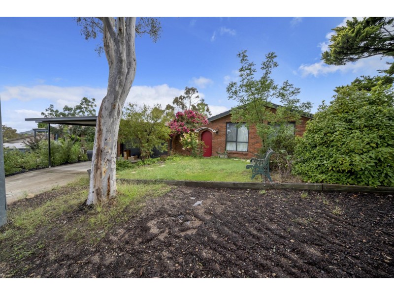 9 Wray Place, Gowrie ACT 2904