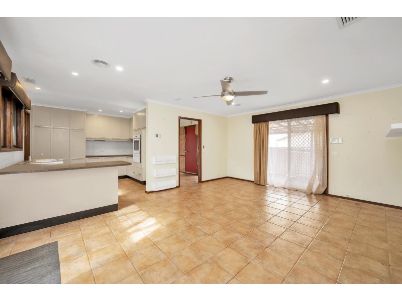 9 Wray Place, Gowrie ACT 2904
