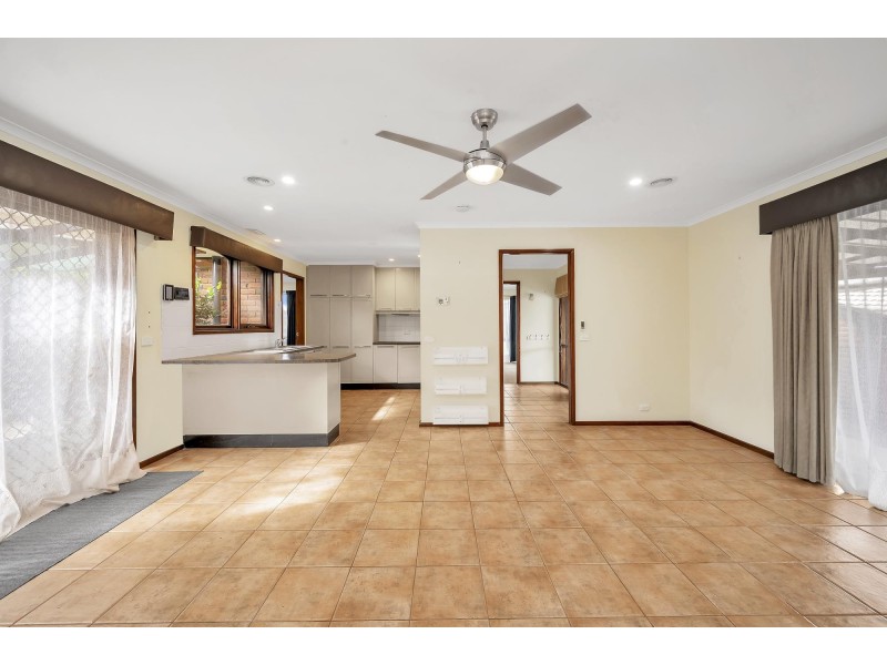 9 Wray Place, Gowrie ACT 2904