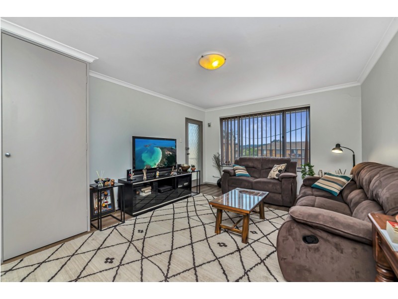 4/2 Velacia Place, Queanbeyan NSW 2620