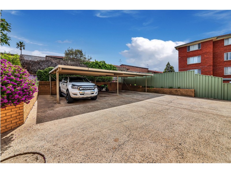 4/2 Velacia Place, Queanbeyan NSW 2620