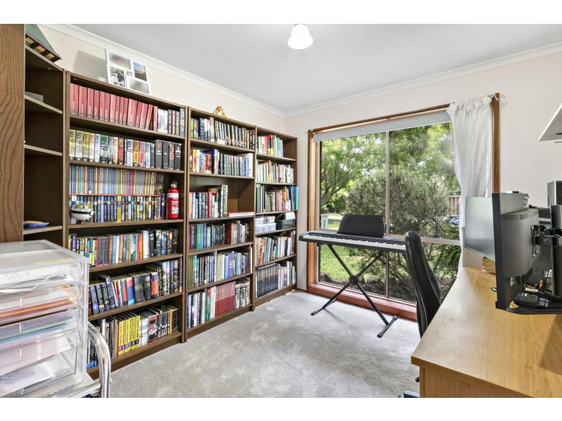 27 Stubbs Crescent, Theodore ACT 2905