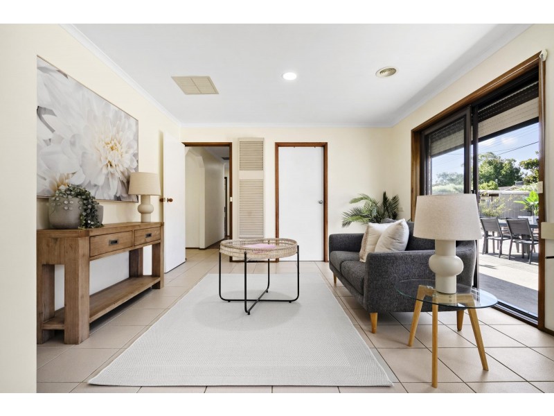 14 Balsillie Crescent, Monash ACT 2904