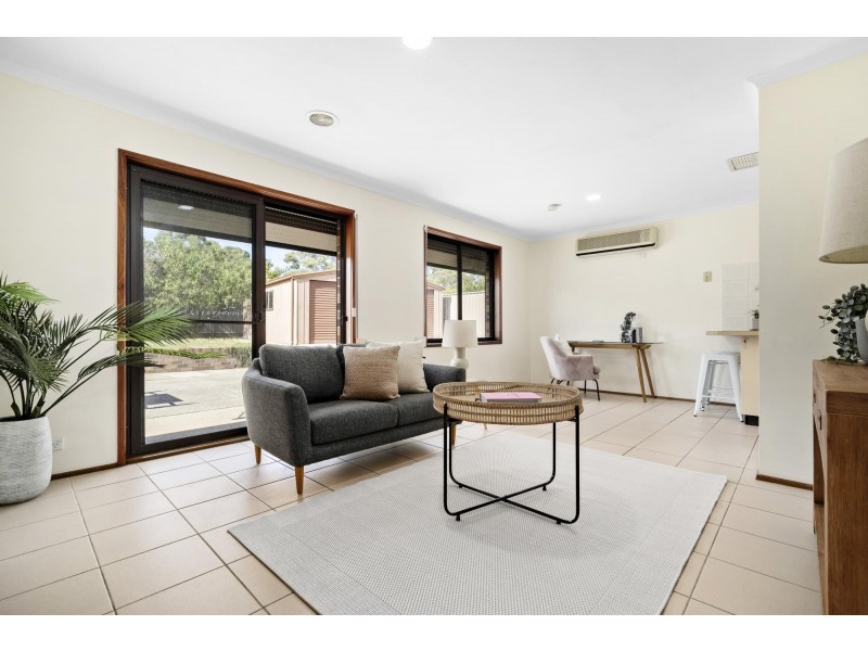 14 Balsillie Crescent, Monash ACT 2904