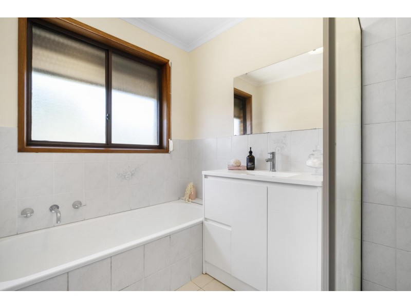 14 Balsillie Crescent, Monash ACT 2904