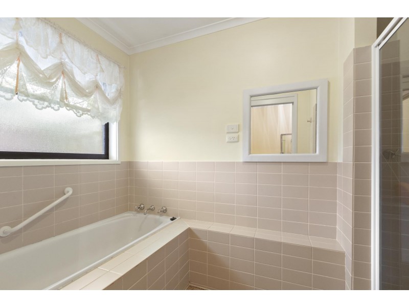 4 Rapke Place, Chisholm ACT 2905