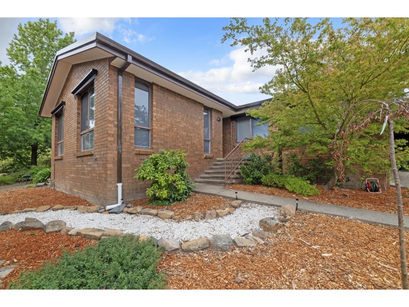 6 Langley Place, Kambah ACT 2902