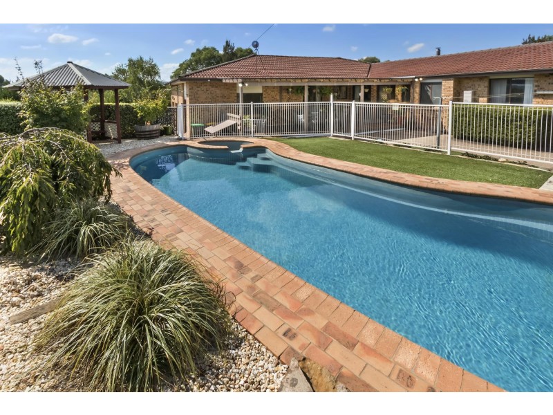43 Hadleigh Circuit, Isabella Plains ACT 2905