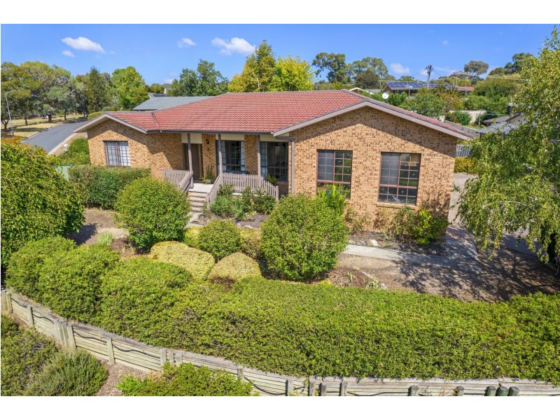 43 Hadleigh Circuit, Isabella Plains ACT 2905