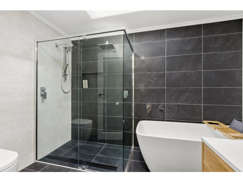 9 Leahy Place, Gordon ACT 2906