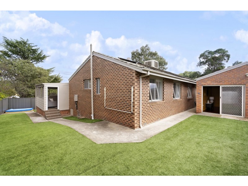 28 Jenner Court, Wanniassa ACT 2903