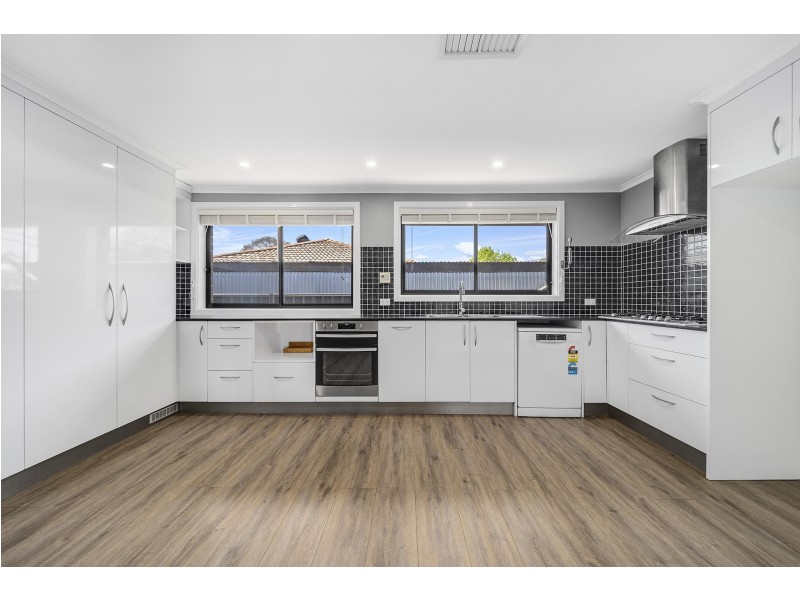 11 Gleeson Place, Kambah ACT 2902