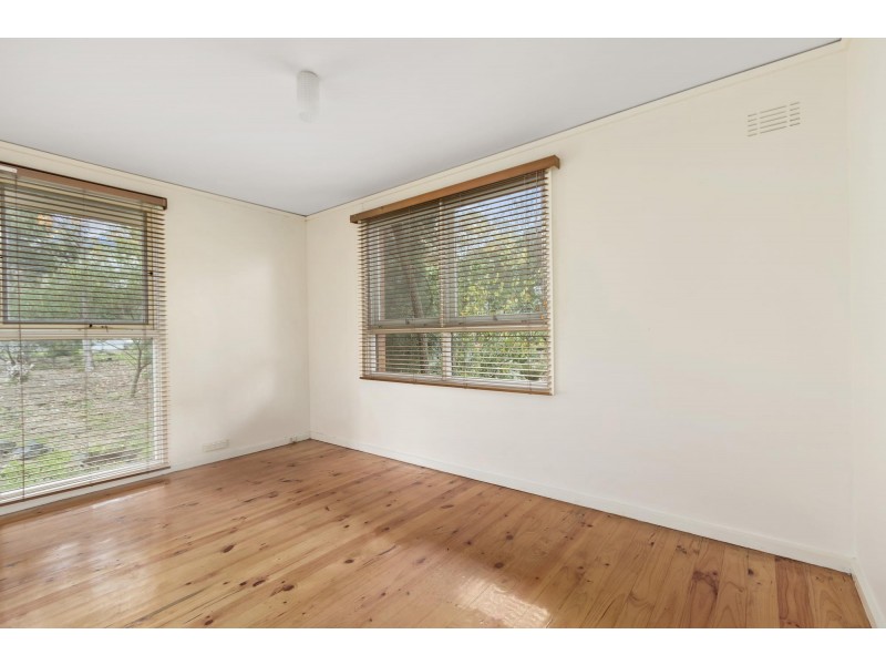 12 Wylly Place, Hughes ACT 2605