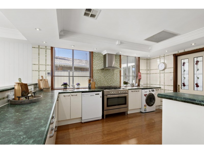 19 Hingston Close, Bonython ACT 2905