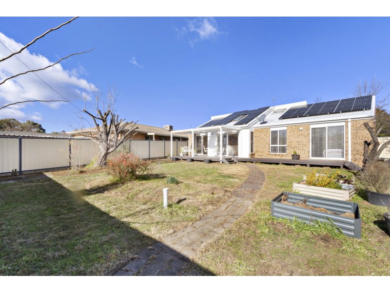 19 Hingston Close, Bonython ACT 2905