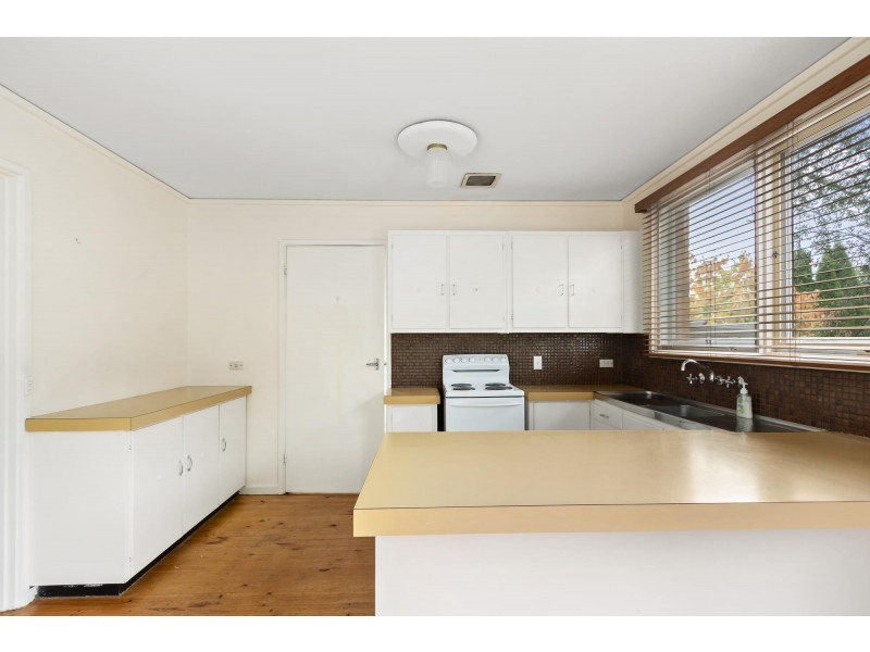 12 Wylly Place, Hughes ACT 2605