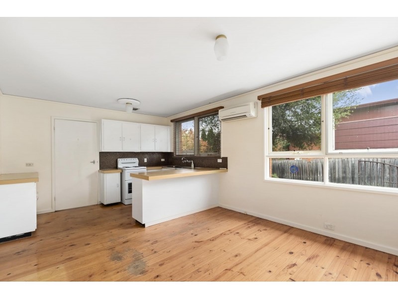 12 Wylly Place, Hughes ACT 2605