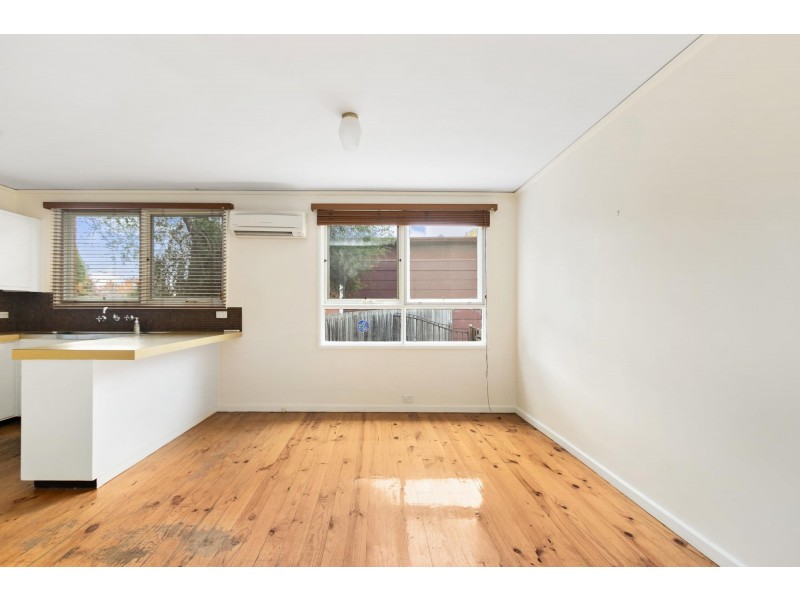 12 Wylly Place, Hughes ACT 2605