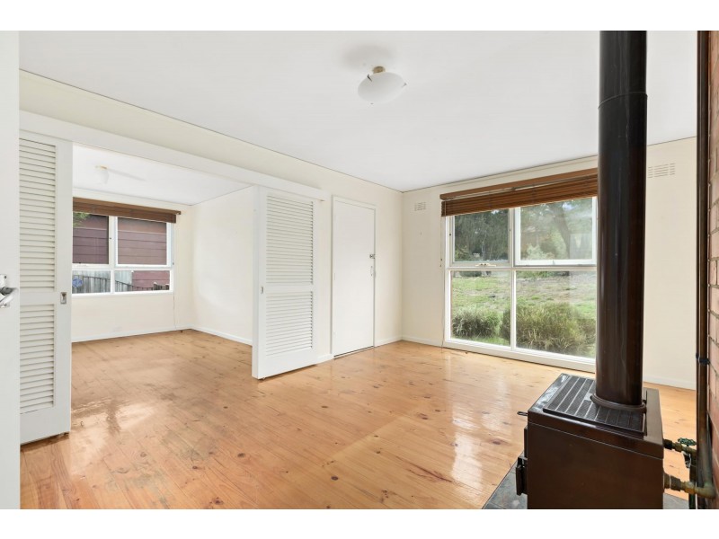 12 Wylly Place, Hughes ACT 2605