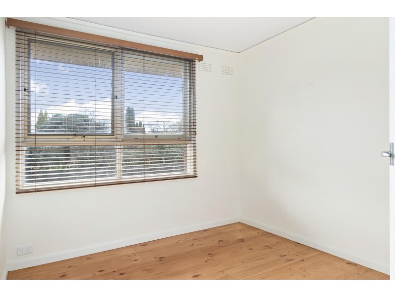 12 Wylly Place, Hughes ACT 2605