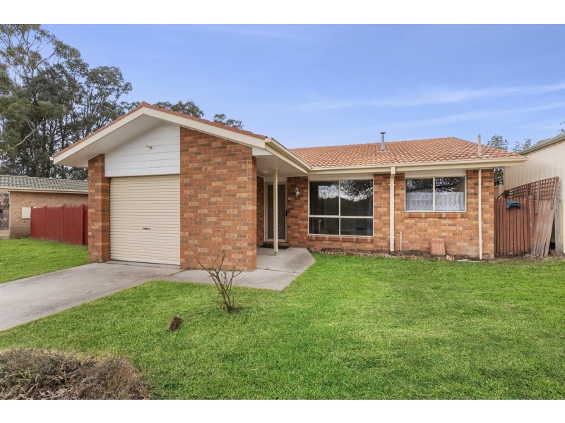 12 Tallon Place, Gordon ACT 2906