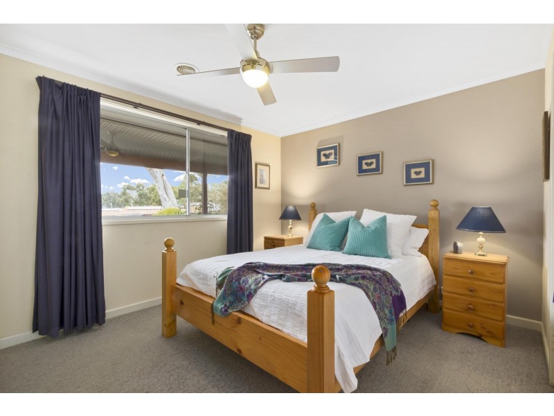 1 Coglin Place, Kambah ACT 2902