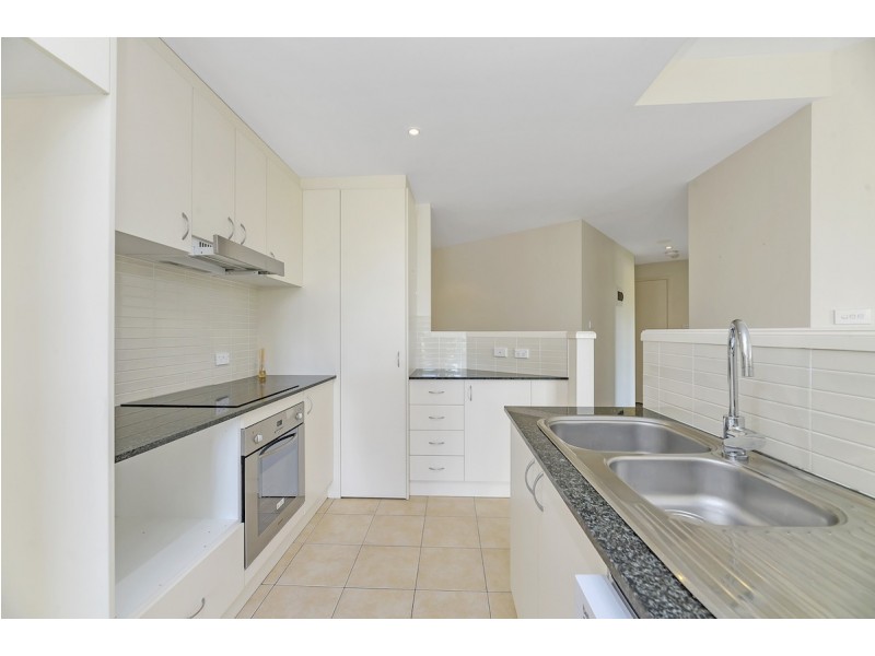 5/2 Eileen Good Street, Greenway ACT 2900