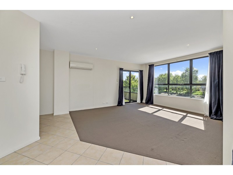 5/2 Eileen Good Street, Greenway ACT 2900