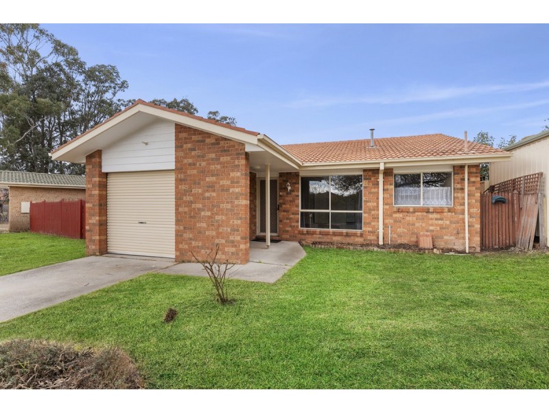 12 Tallon Place, Gordon ACT 2906
