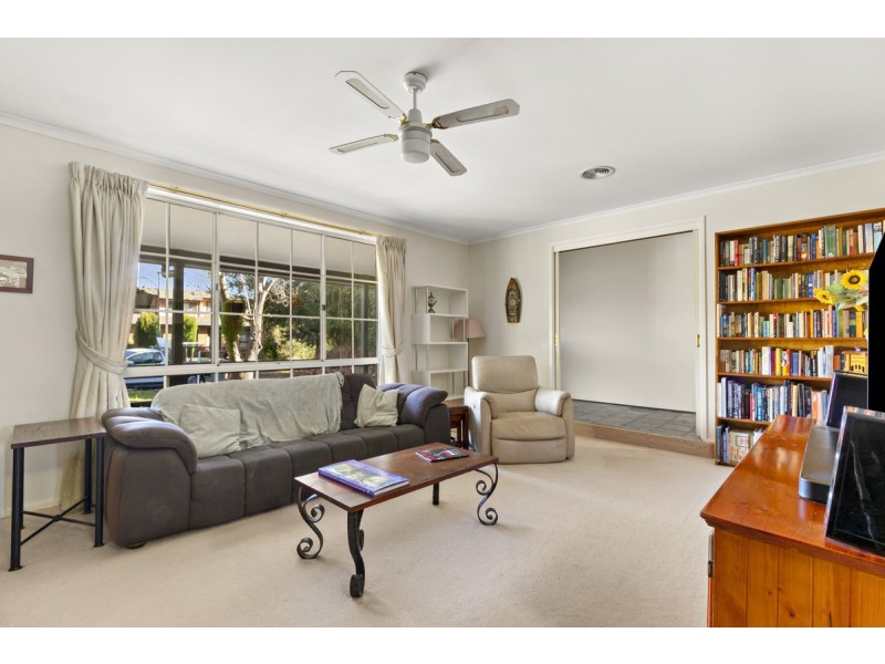 14 Stobie Place, Monash ACT 2904