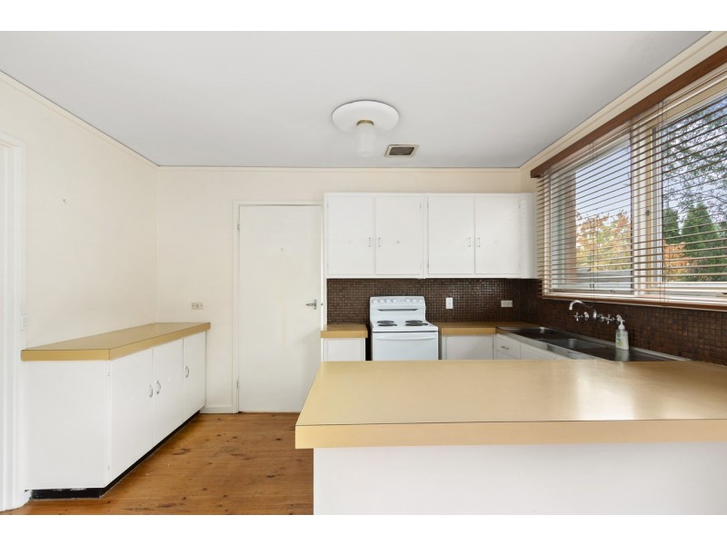 12 Wylly Place, Hughes ACT 2605