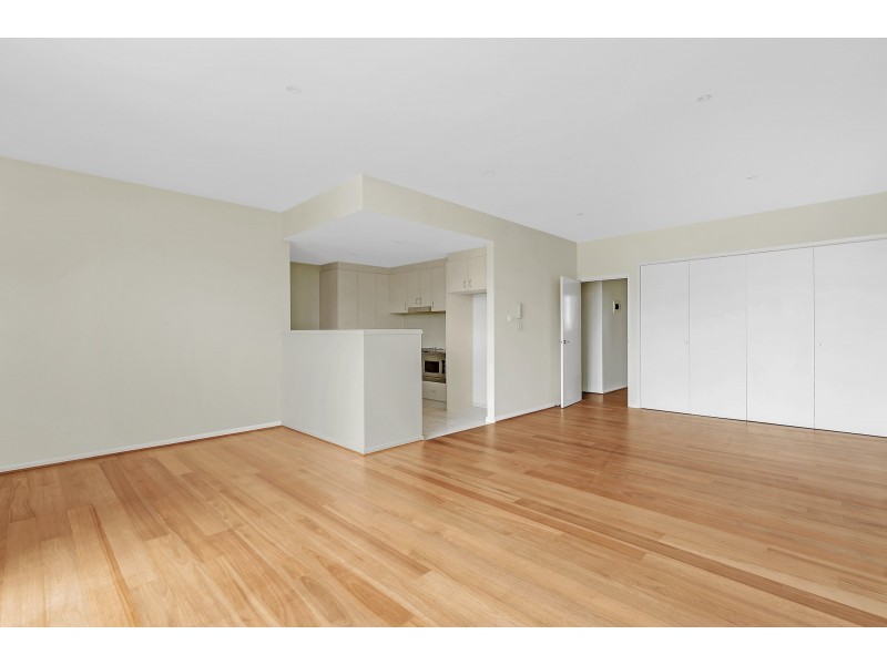 33/1 Drew Street, Greenway ACT 2900