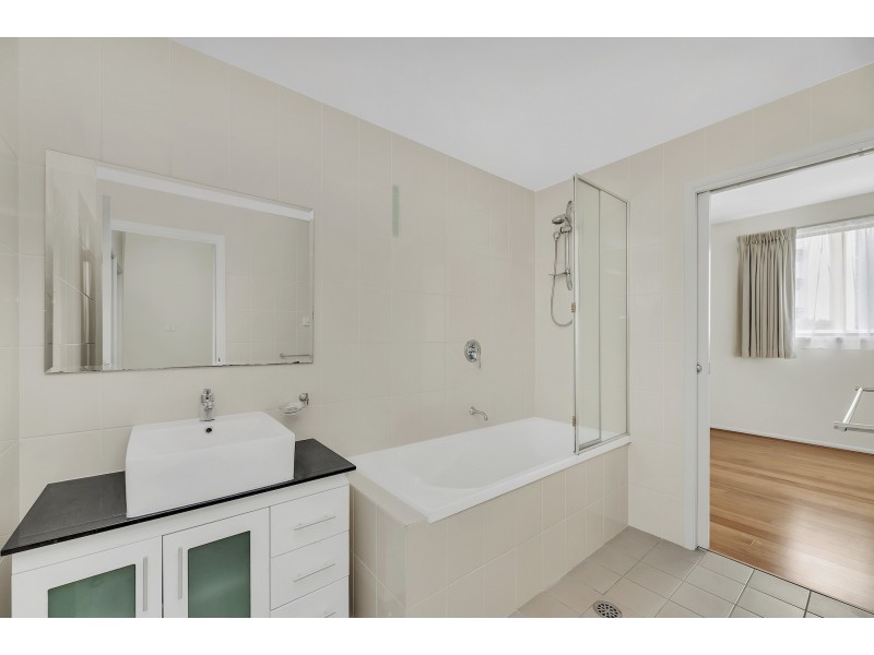 33/1 Drew Street, Greenway ACT 2900