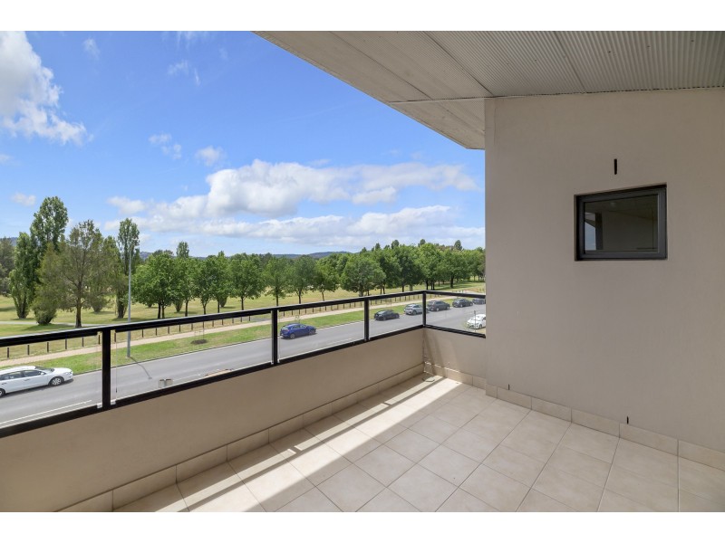 33/1 Drew Street, Greenway ACT 2900