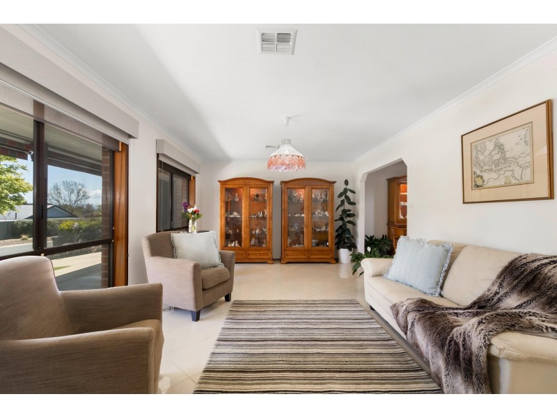 13 Leibnitz Place, Isabella Plains ACT 2905