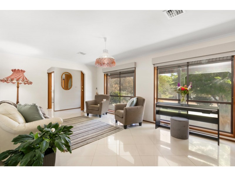 13 Leibnitz Place, Isabella Plains ACT 2905