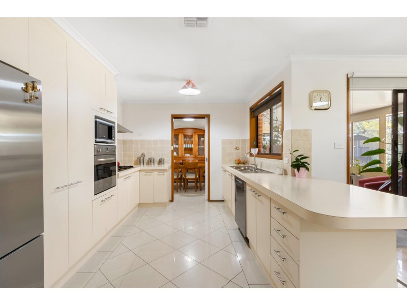 13 Leibnitz Place, Isabella Plains ACT 2905