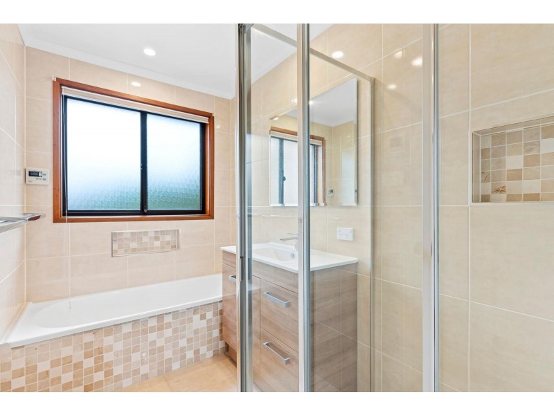 16 Kingsbury Street, Gowrie ACT 2904