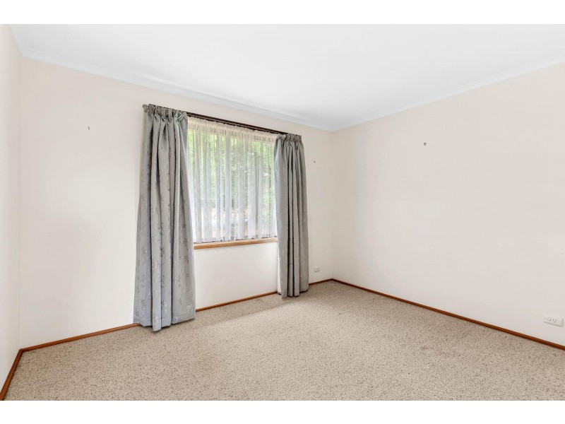 16 Kingsbury Street, Gowrie ACT 2904