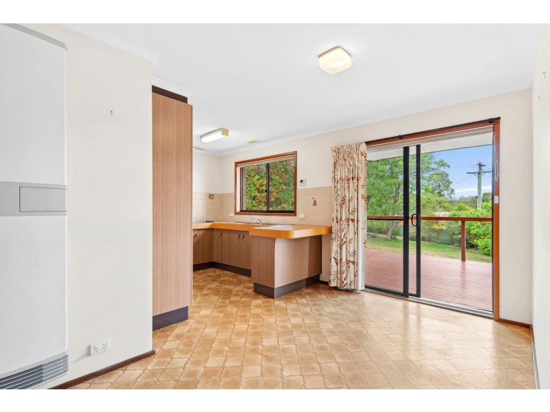 16 Kingsbury Street, Gowrie ACT 2904