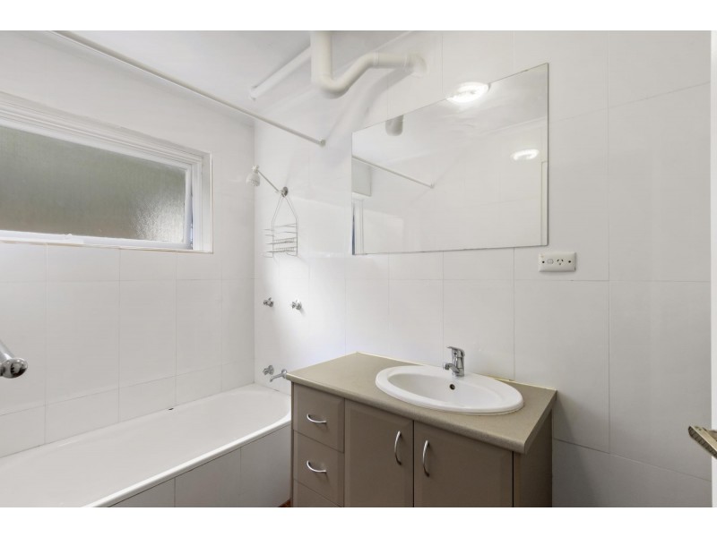 2/3 Avoca Place, Fisher ACT 2611