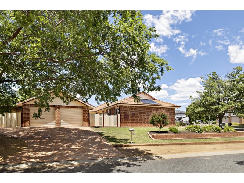 2 Merv Waite Street, Gordon ACT 2906