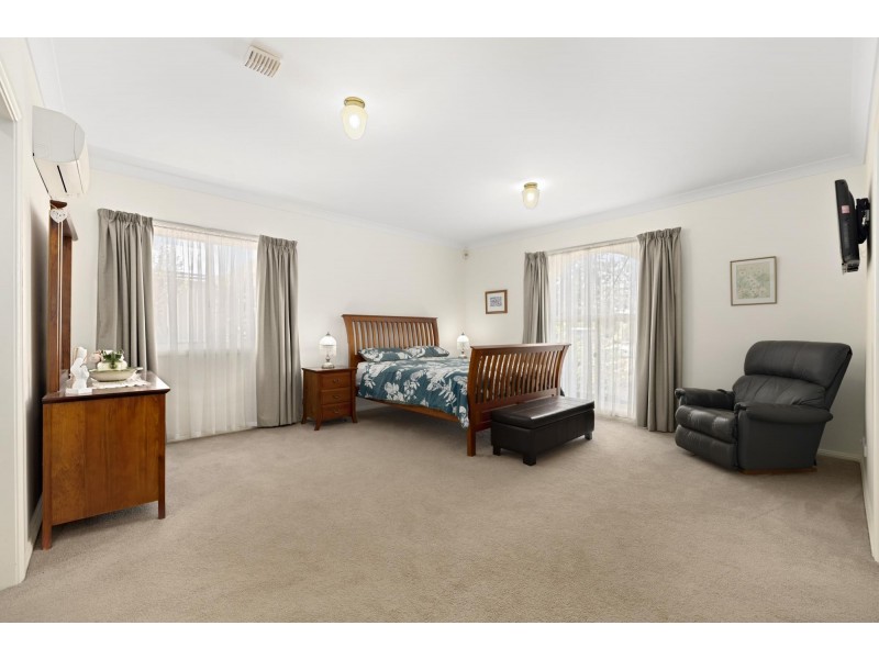 2 Merv Waite Street, Gordon ACT 2906