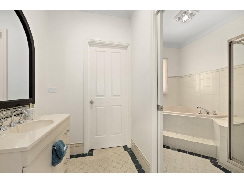 2 Merv Waite Street, Gordon ACT 2906