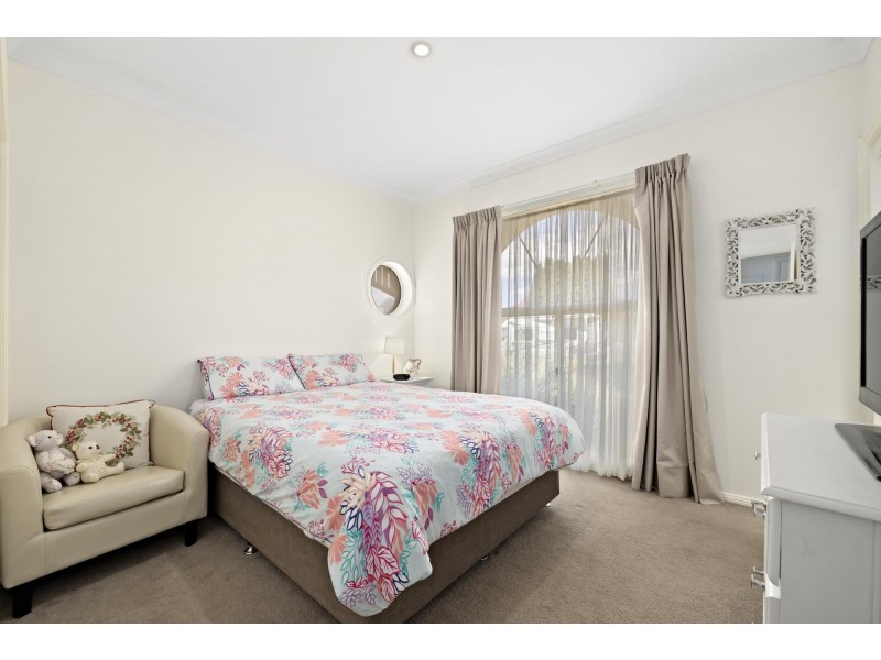 2 Merv Waite Street, Gordon ACT 2906