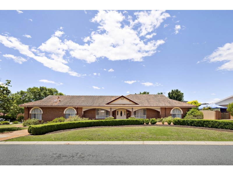 2 Merv Waite Street, Gordon ACT 2906