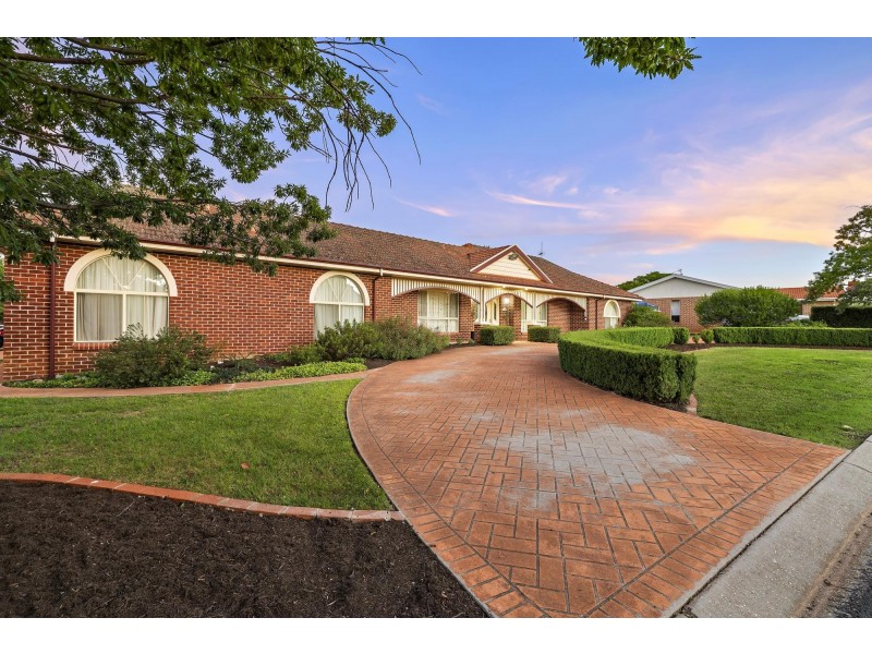 2 Merv Waite Street, Gordon ACT 2906