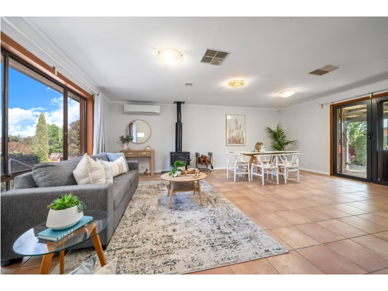 52 Couchman Crescent, Chisholm ACT 2905