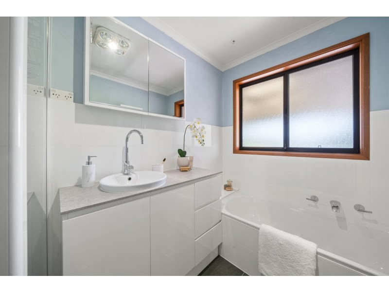 52 Couchman Crescent, Chisholm ACT 2905