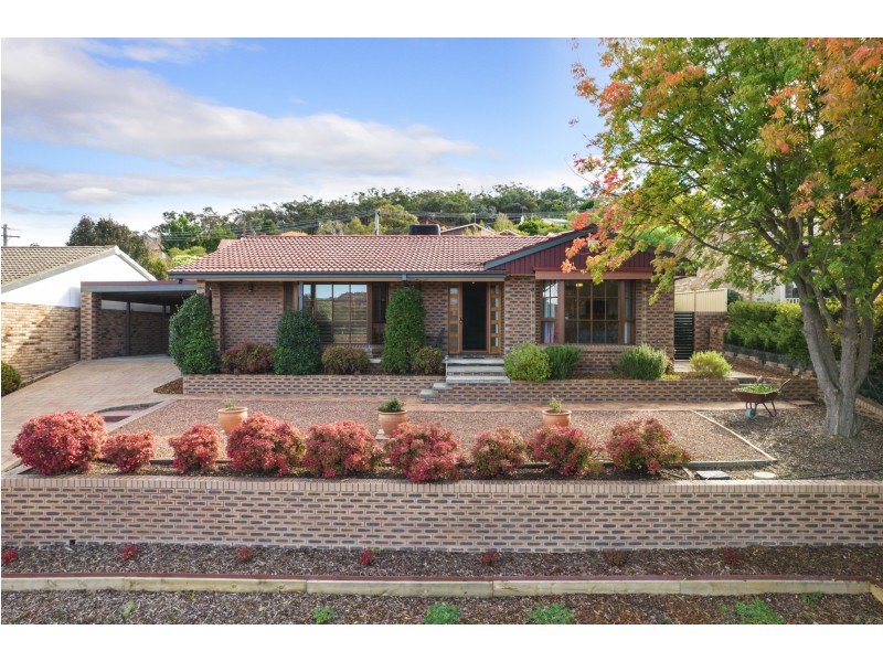 9 Max Henry Crescent, Macarthur ACT 2904